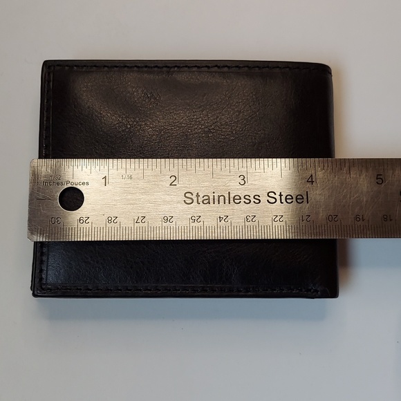 New leather Paul & Taylor rfid bifold wallet - Picture 6 of 6